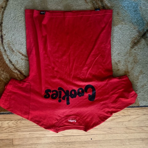 Clothes - Picture 3 of 16